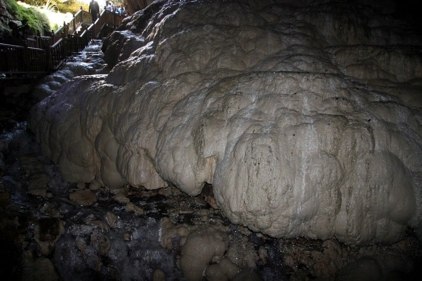 Yer altındaki beyaz cennet Kaklık Mağarası ziyaretçilerini bekliyor