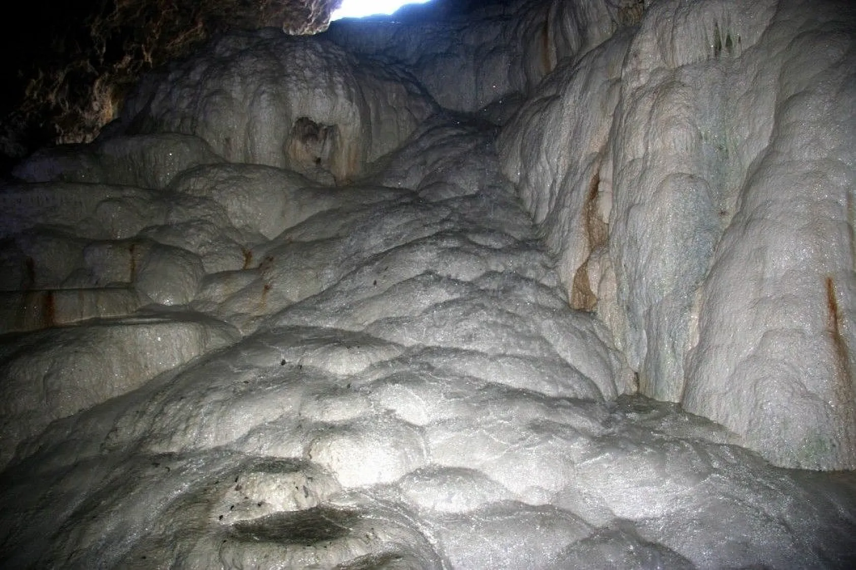 Yer altındaki beyaz cennet Kaklık Mağarası ziyaretçilerini bekliyor