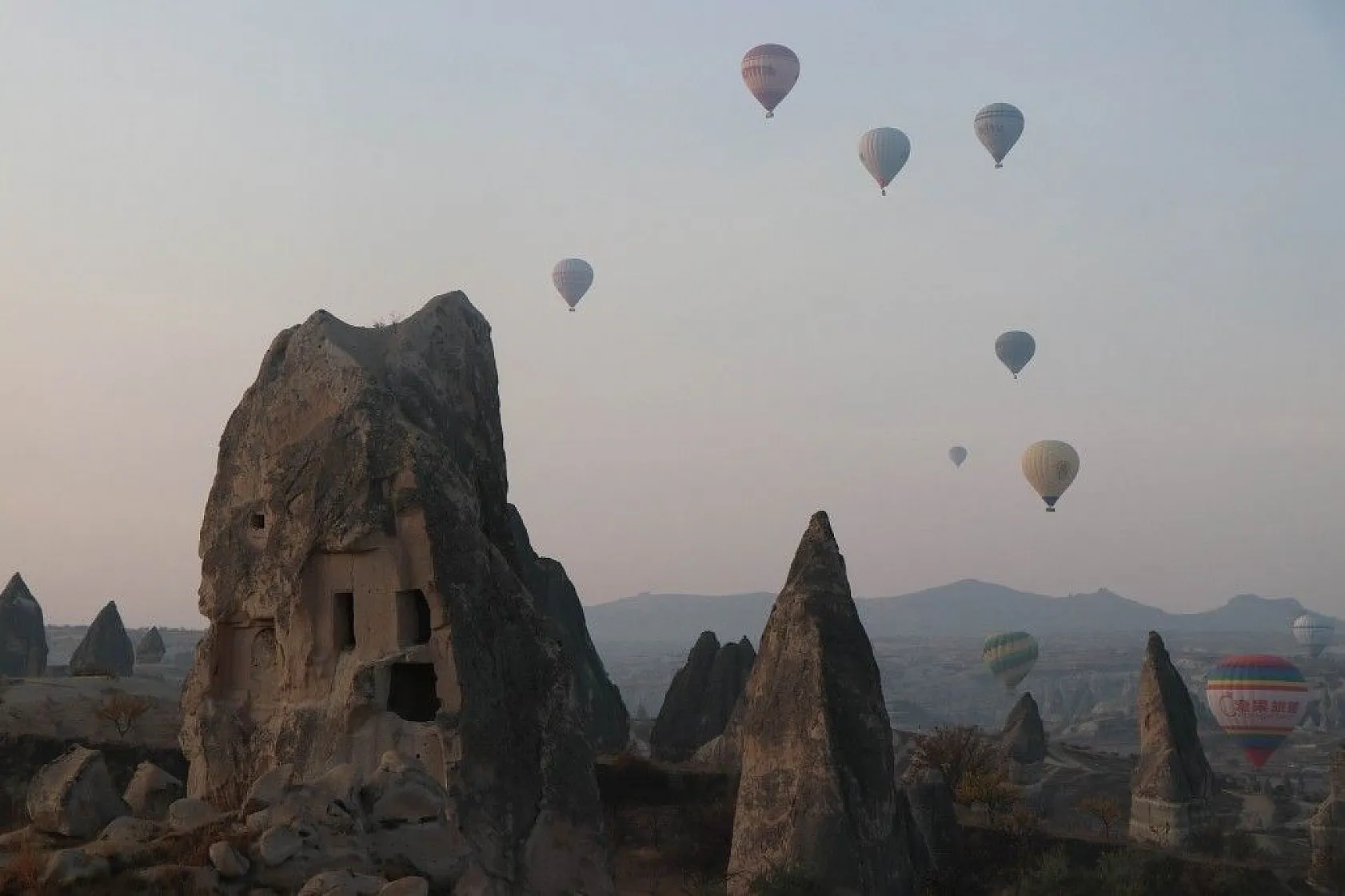 Kapadokya'da balonların görsel şöleni