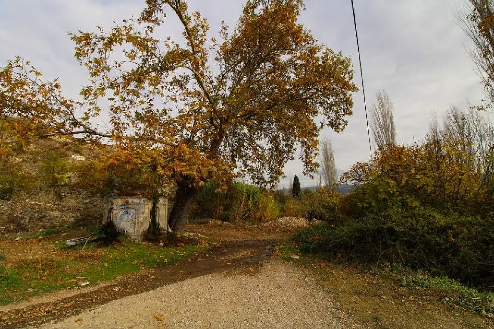 Gördes'te kartpostallık sonbahar manzaraları