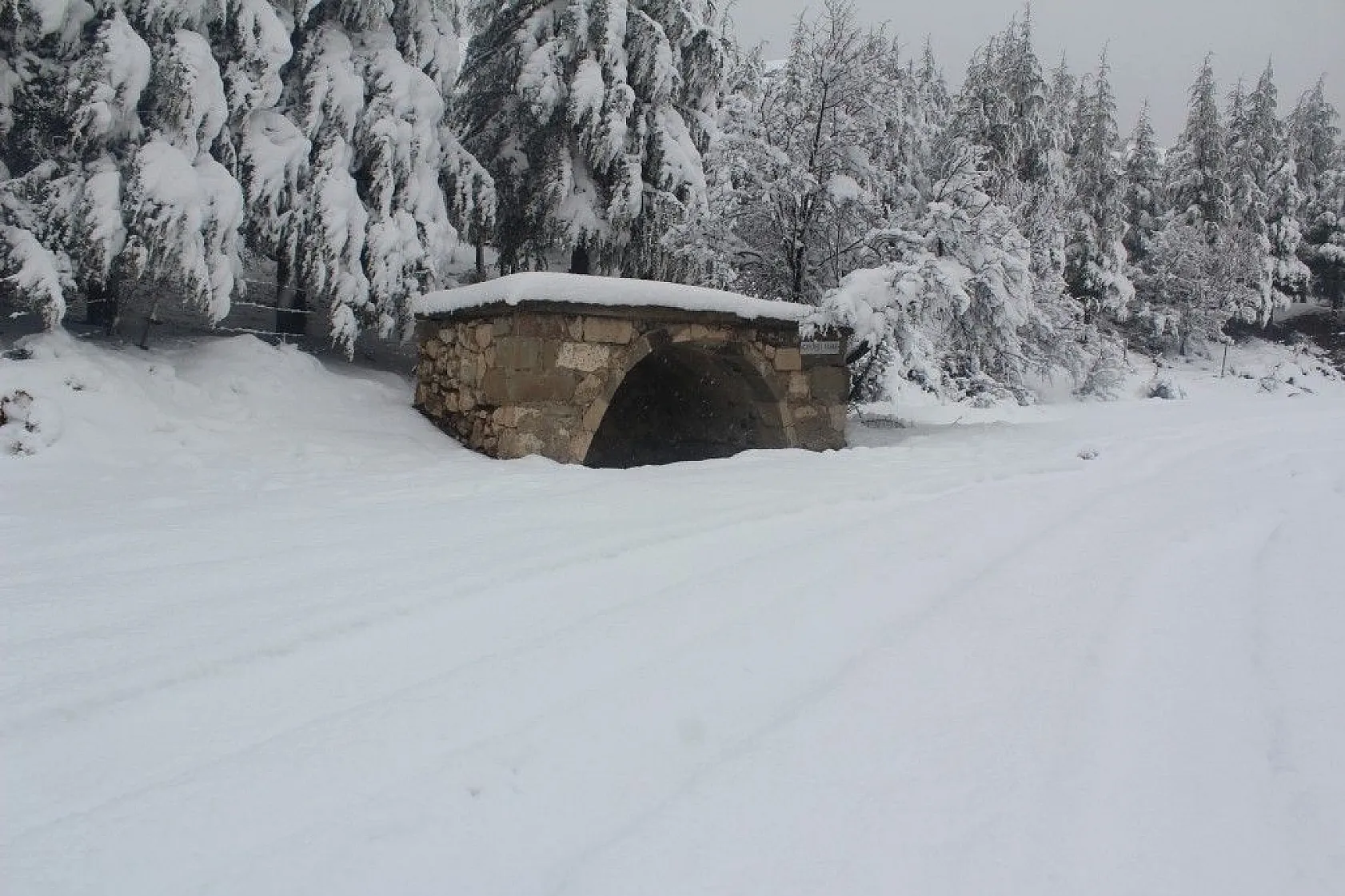 Elazığ'da kartpostallık kar görüntüleri