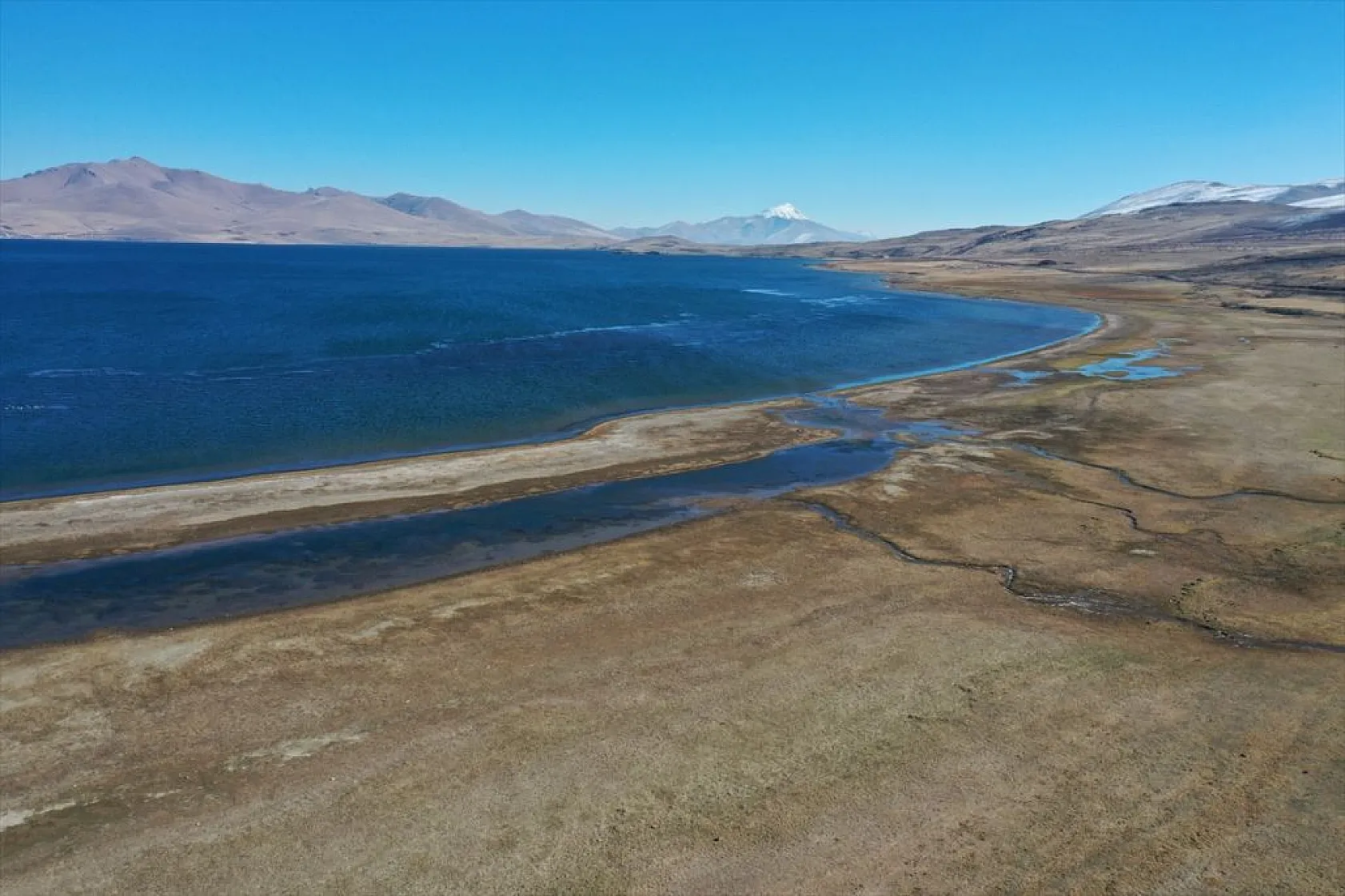 Doğu'nun saklı güzelliği Balık Gölü kuruma tehlikesi altında