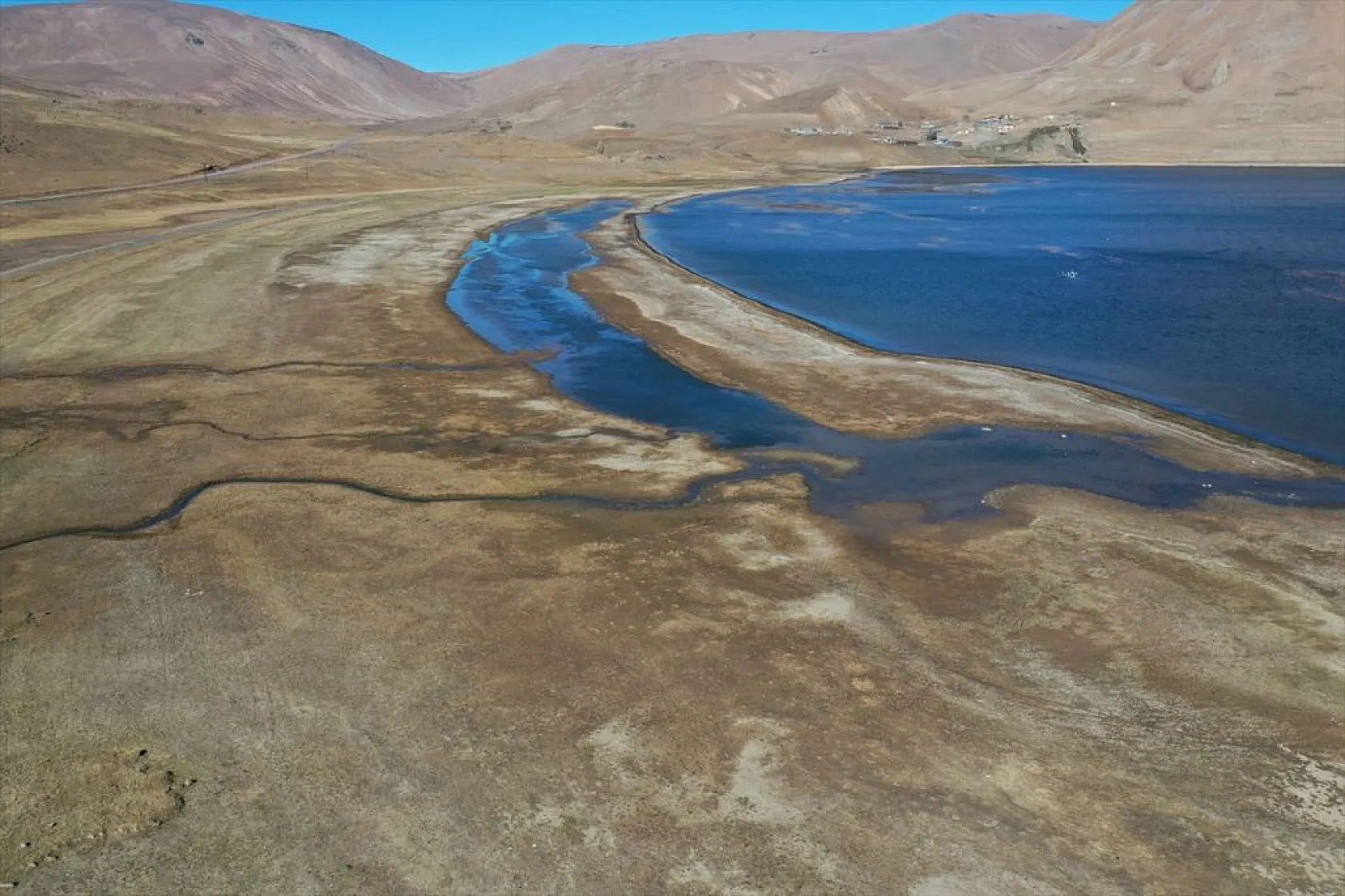 Doğu'nun saklı güzelliği Balık Gölü kuruma tehlikesi altında