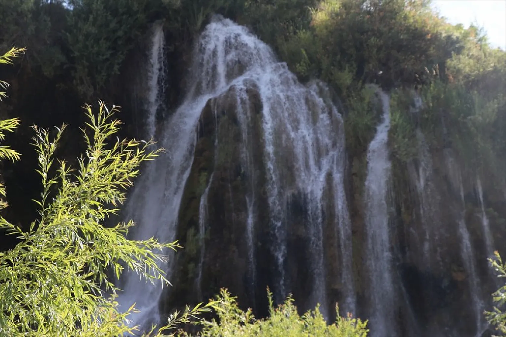 Girlevik Şelalesi yerli ve yabancı turistleri ağırlıyor