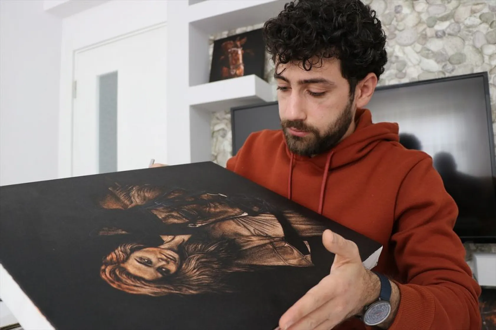 Konuşma güçlüğü yaşayan gencin dünyası resimle değişti