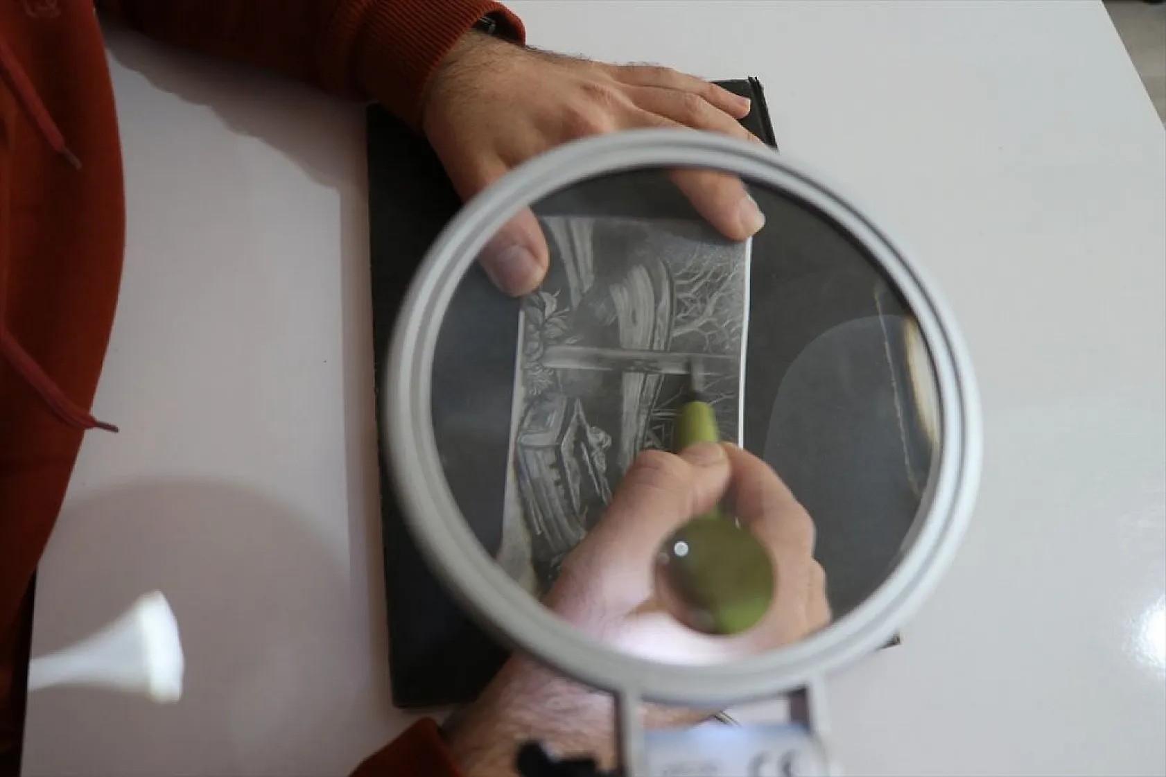 Konuşma güçlüğü yaşayan gencin dünyası resimle değişti