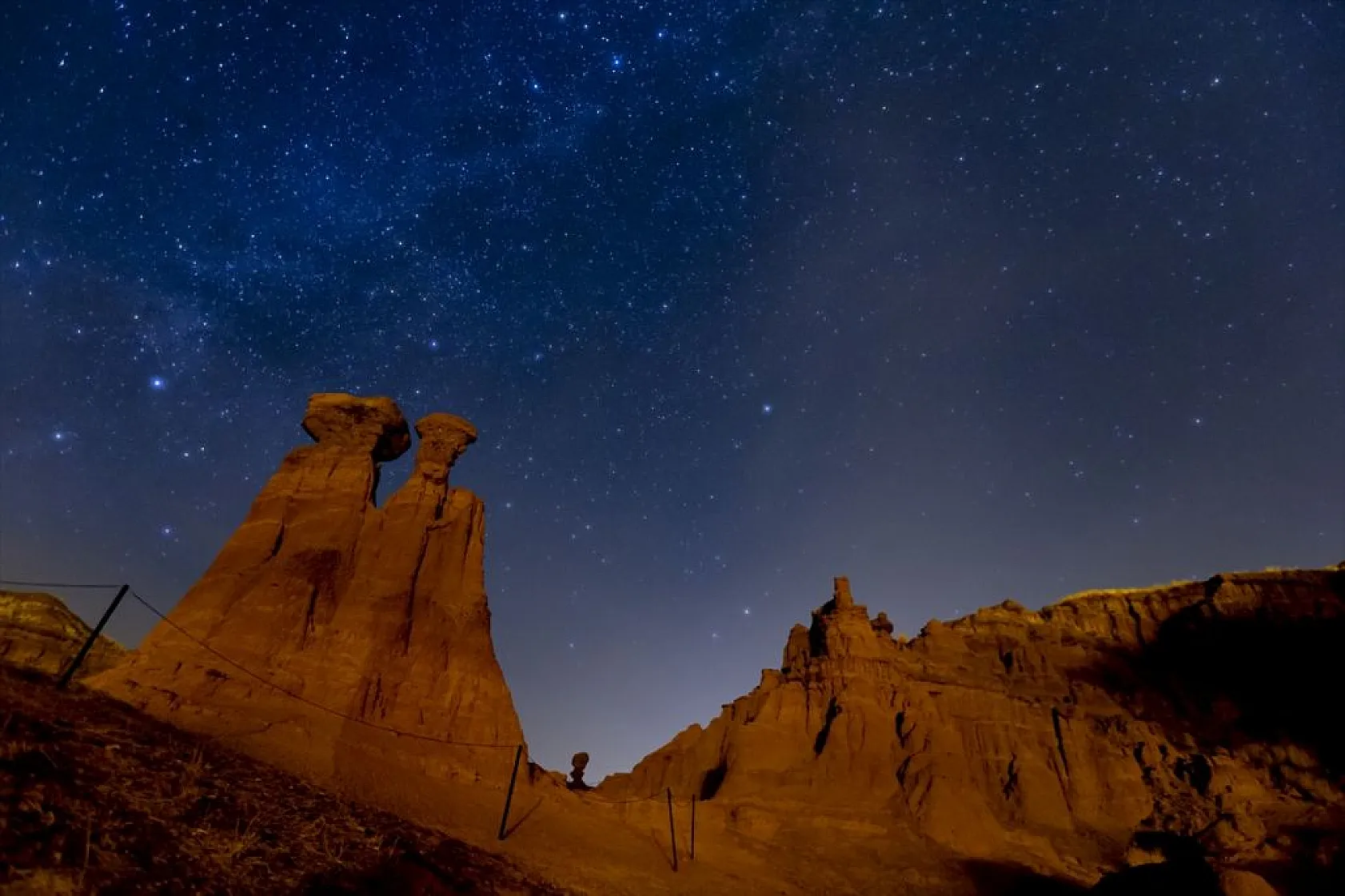 Narman Peribacaları 'yıldız şöleni' ile görüntülendi