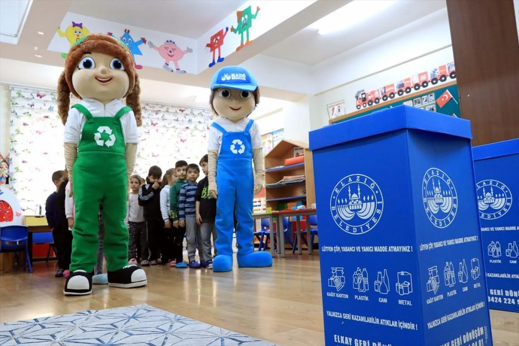 'İklim' ve 'Yağmur', öğrencilere geri dönüşüm ve çevreci bilinci aşılıyor