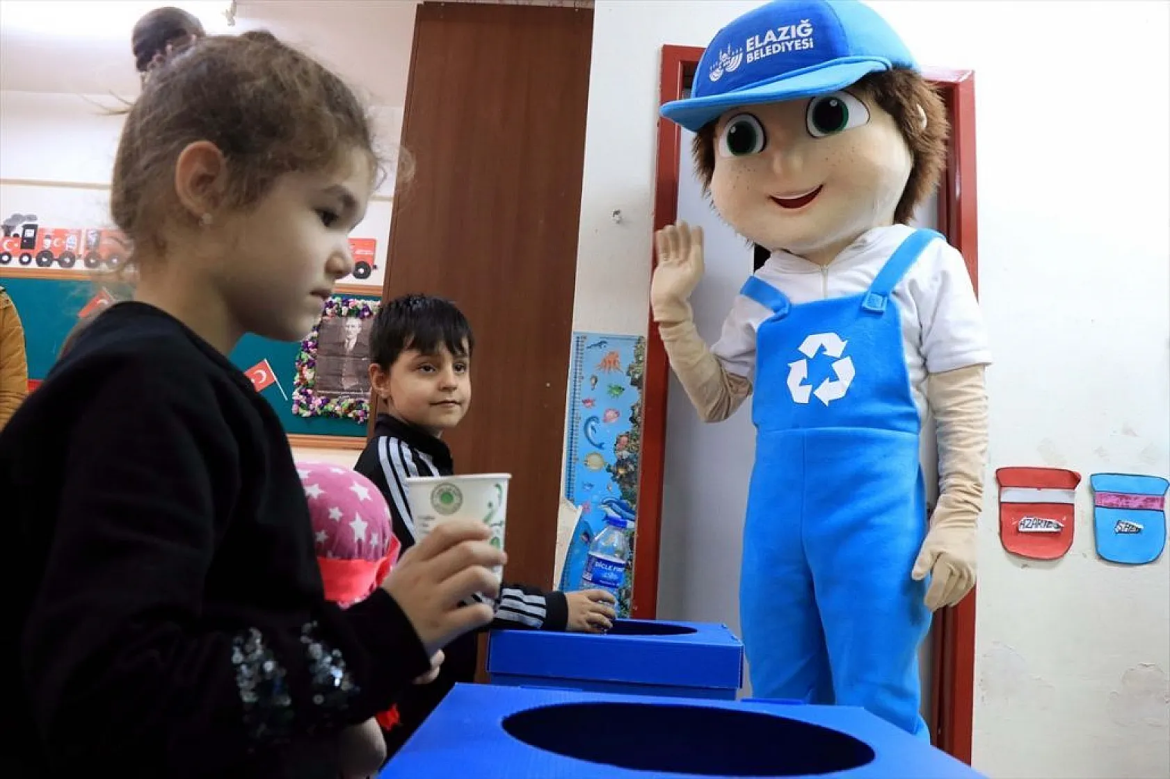 'İklim' ve 'Yağmur', öğrencilere geri dönüşüm ve çevreci bilinci aşılıyor