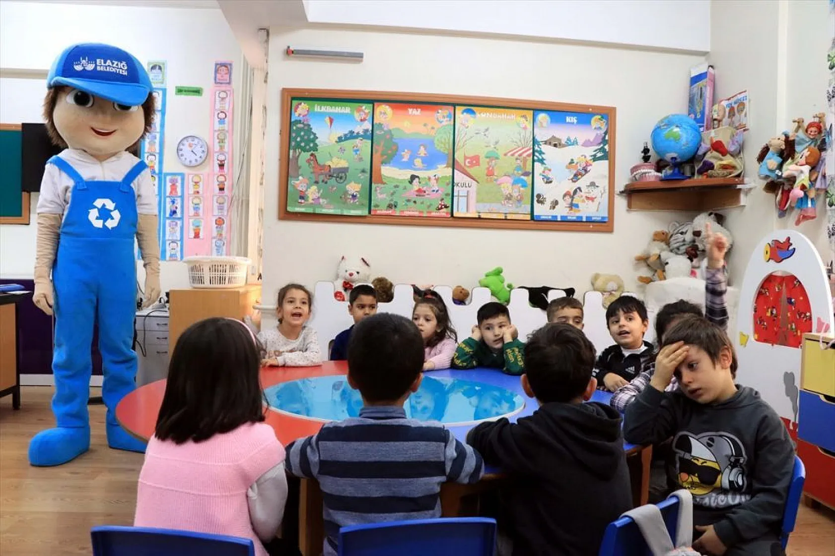 'İklim' ve 'Yağmur', öğrencilere geri dönüşüm ve çevreci bilinci aşılıyor