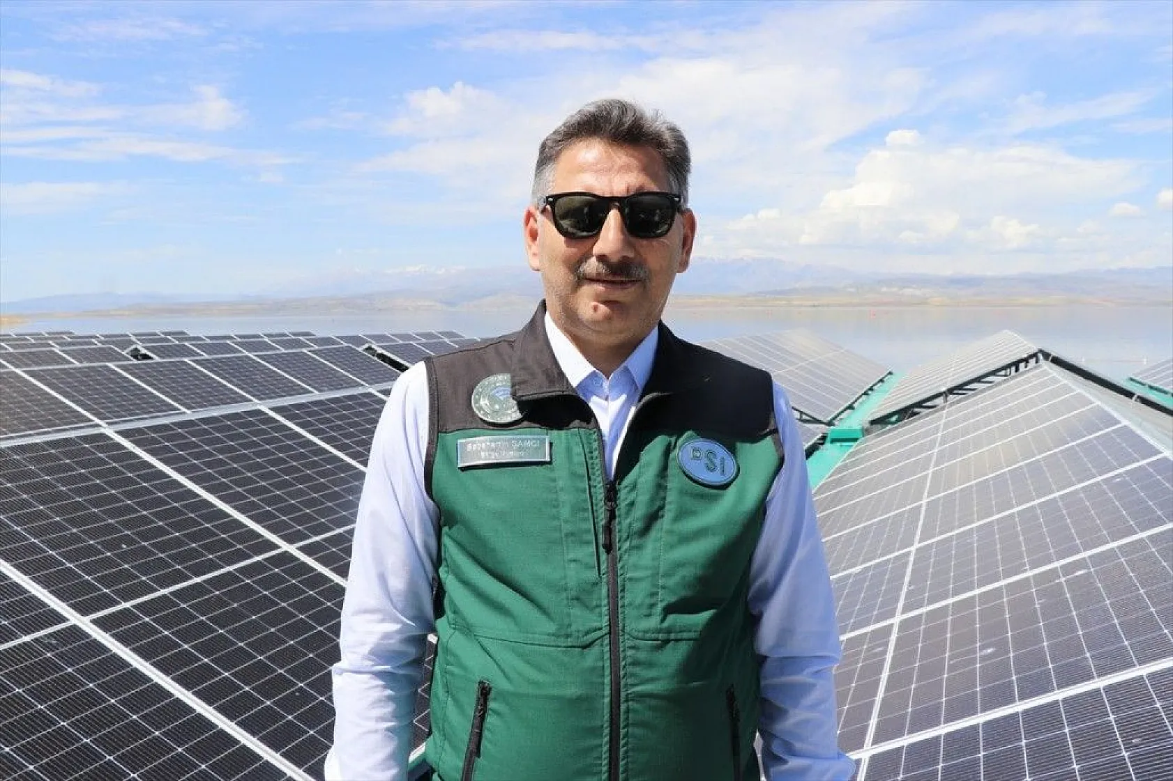 Türkiye'nin ilk yüzer güneş santrali elektrik üretimine başlıyor