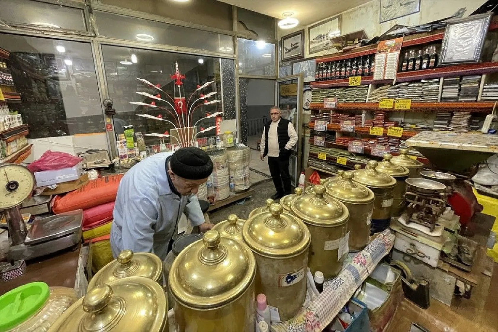 60 yılda 500'ü aşkın uçak maketi biriktirdi