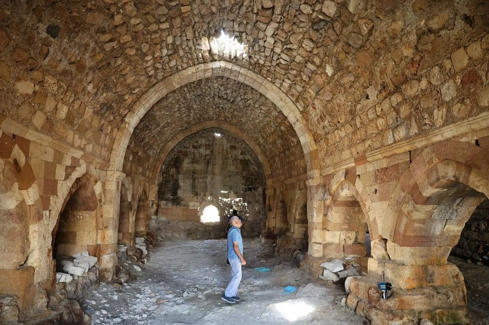 750 yıllık kervansaray zamana direniyor