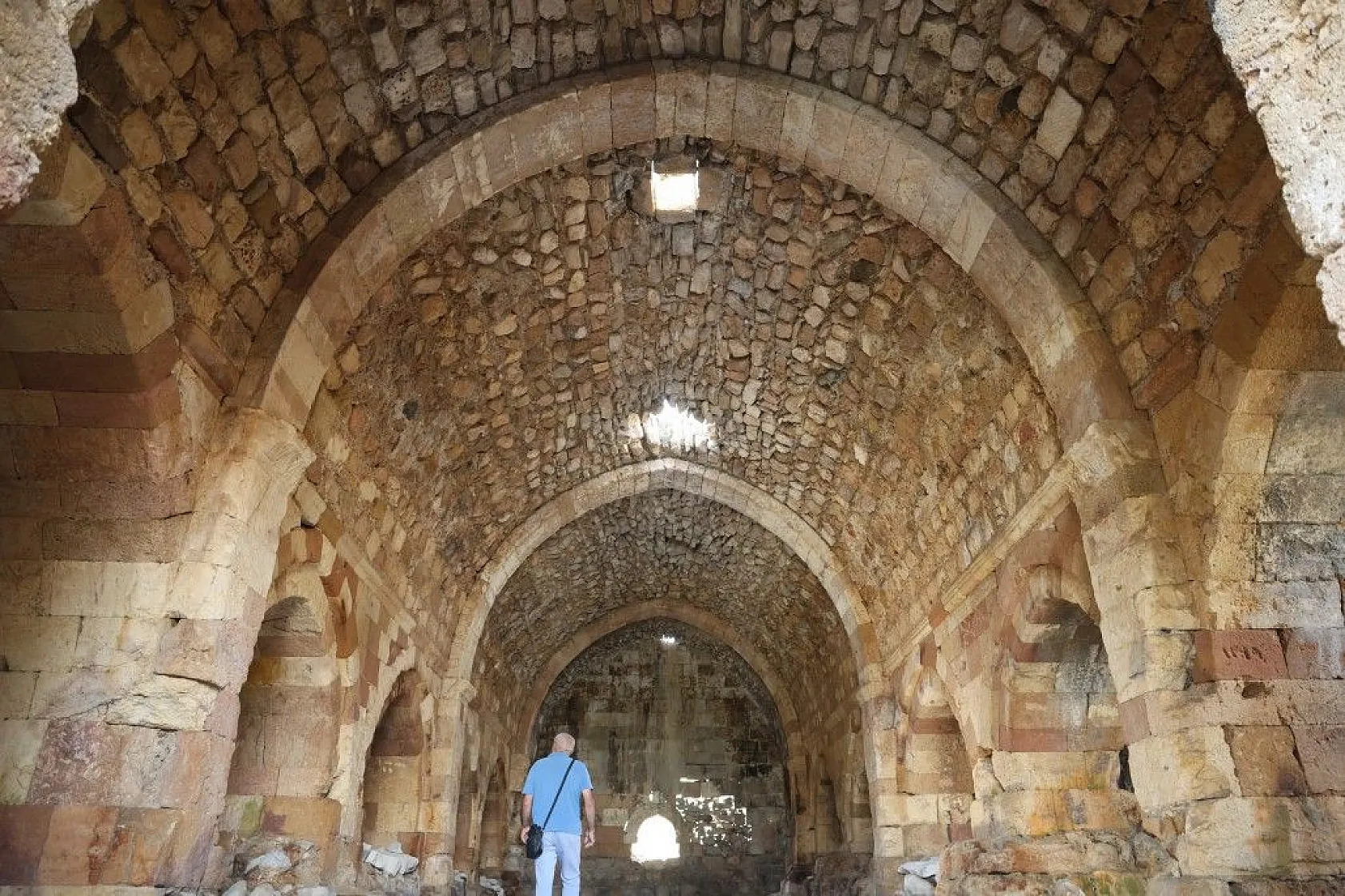 750 yıllık kervansaray zamana direniyor