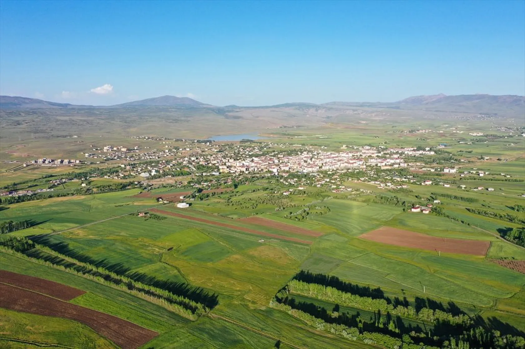 Karakoçan'ın nüfusu yazın gurbetçilerle 3 katı aşıyor