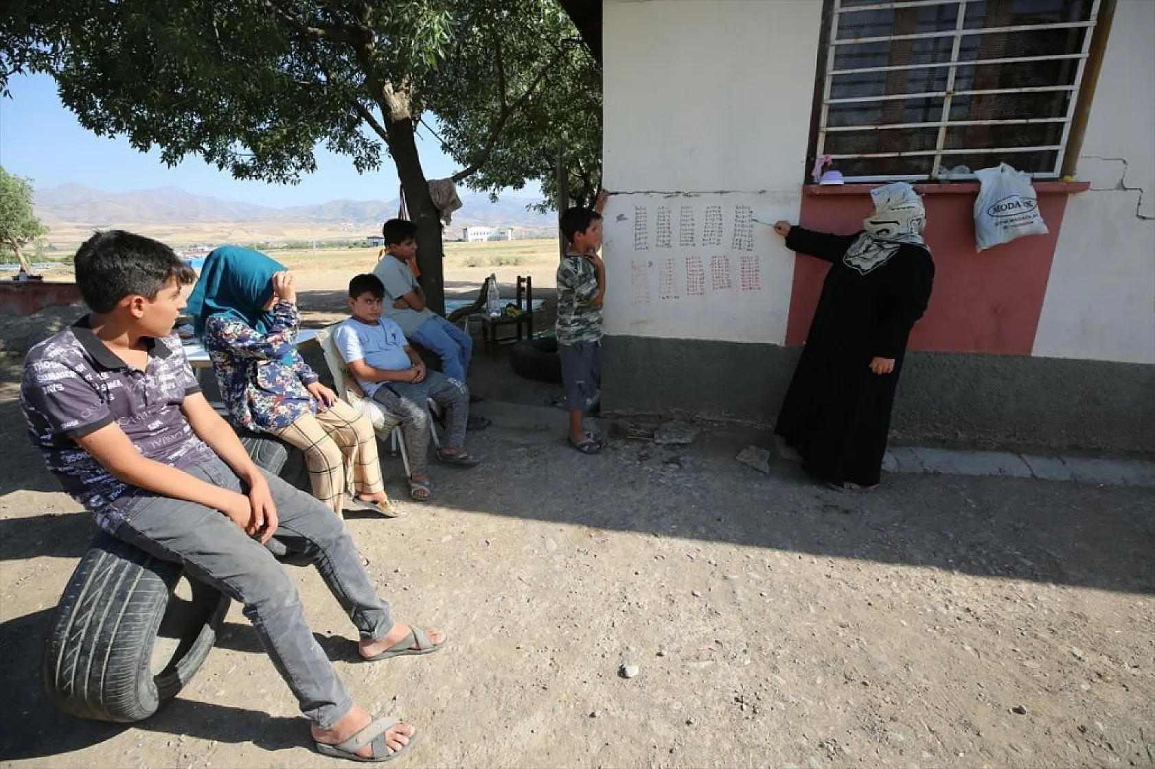 Devletin arazisi kadınlara ekmek kapısı oldu