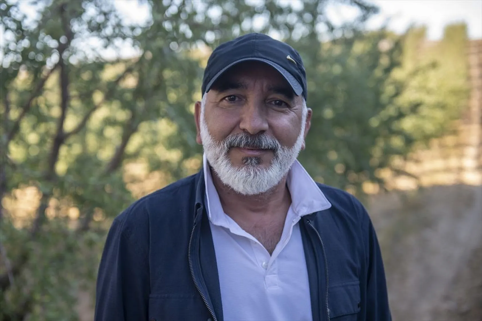 Badem bahçelerinde hasat zamanı