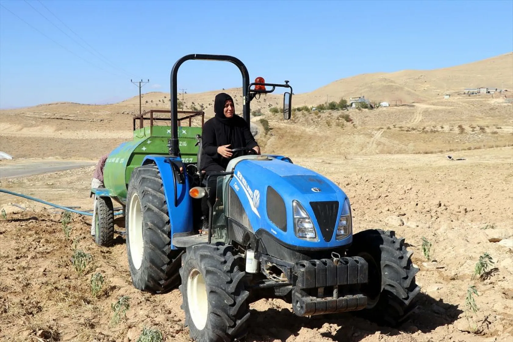 Atıl araziler tıbbi bitkilerle tarıma kazandırılıyor
