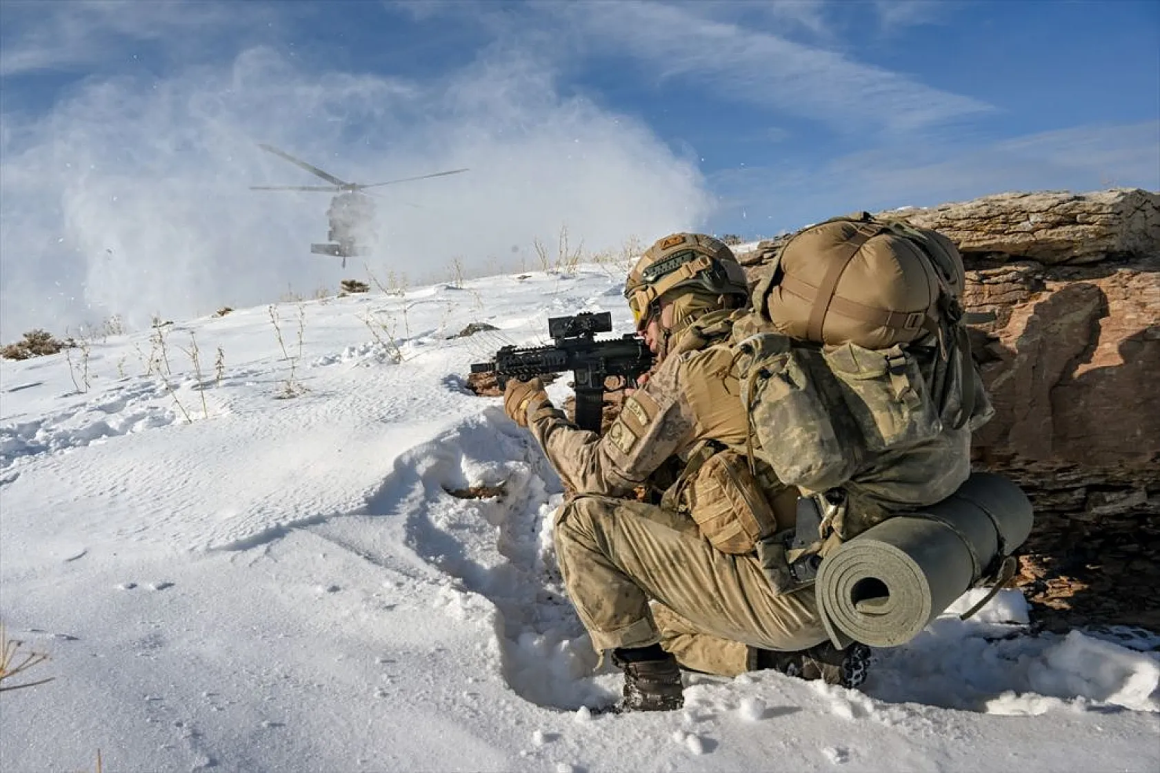 Jandarma timleri, dağları teröristlere dar ediyor