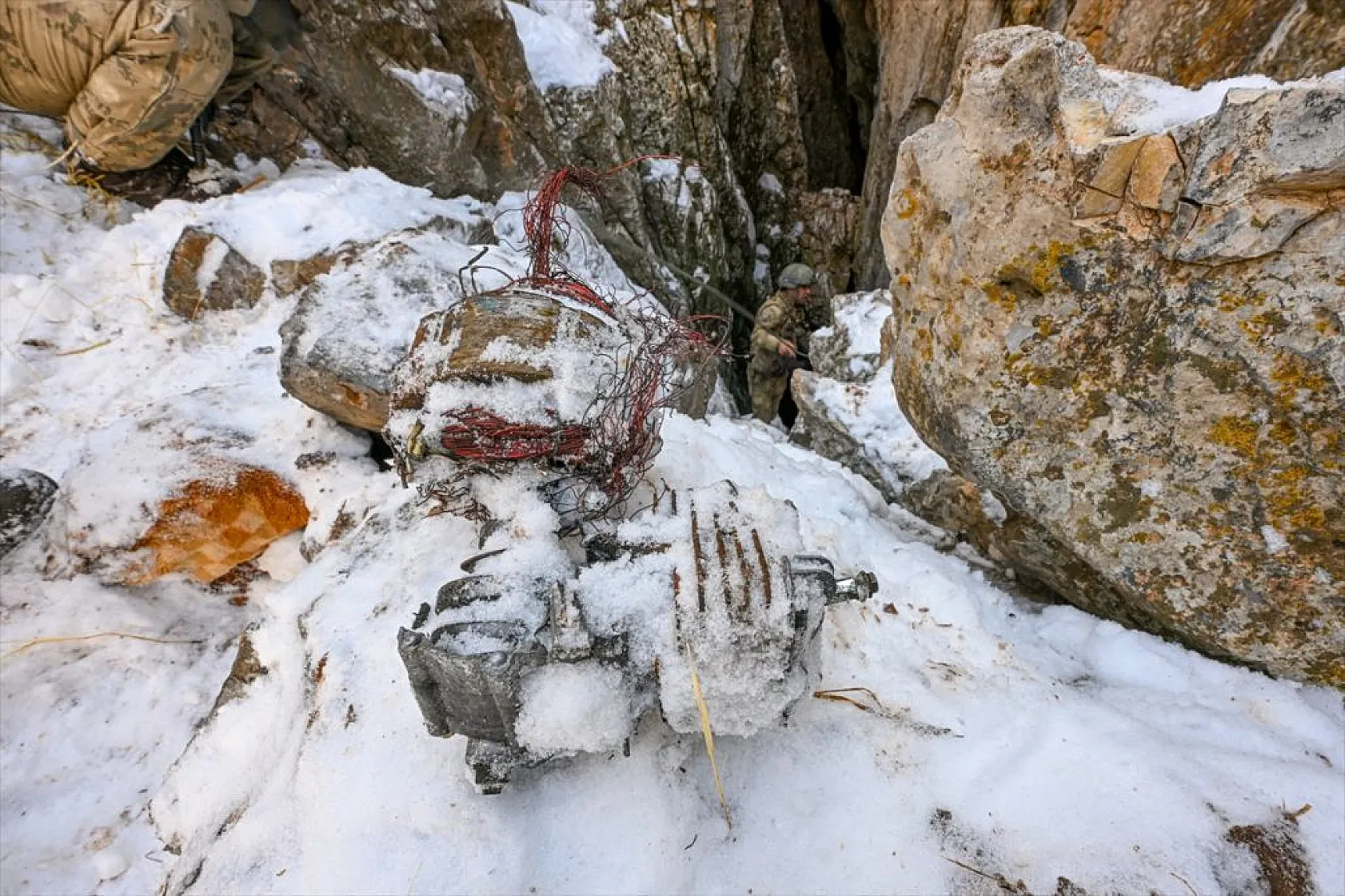 Jandarma timleri, dağları teröristlere dar ediyor