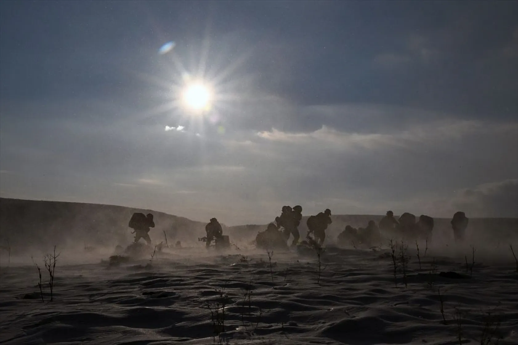 Jandarma timleri, dağları teröristlere dar ediyor