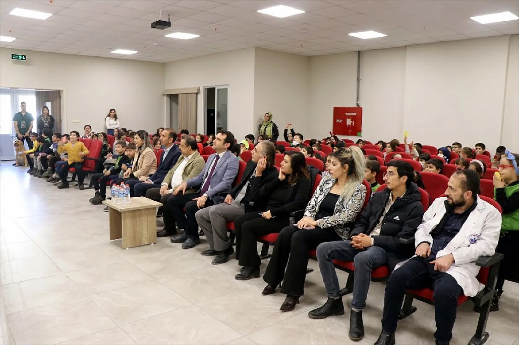 'Sokağın Gerçek Sahipleri Projesi' öğrencilerle buluştu