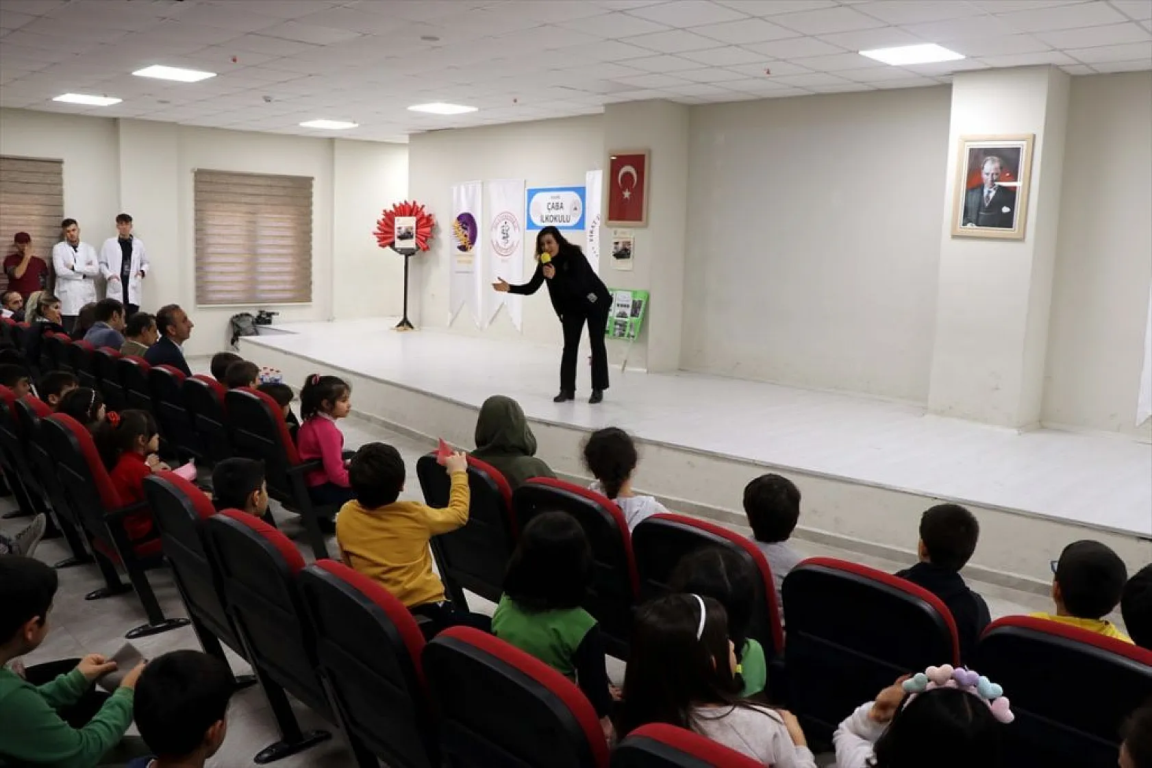 'Sokağın Gerçek Sahipleri Projesi' öğrencilerle buluştu