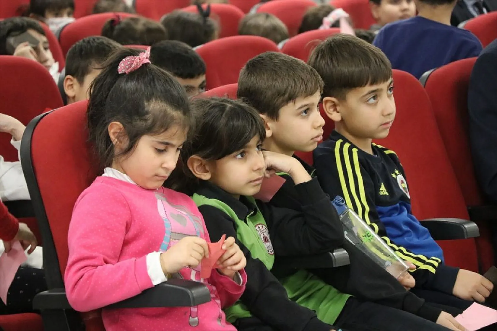 'Sokağın Gerçek Sahipleri Projesi' öğrencilerle buluştu