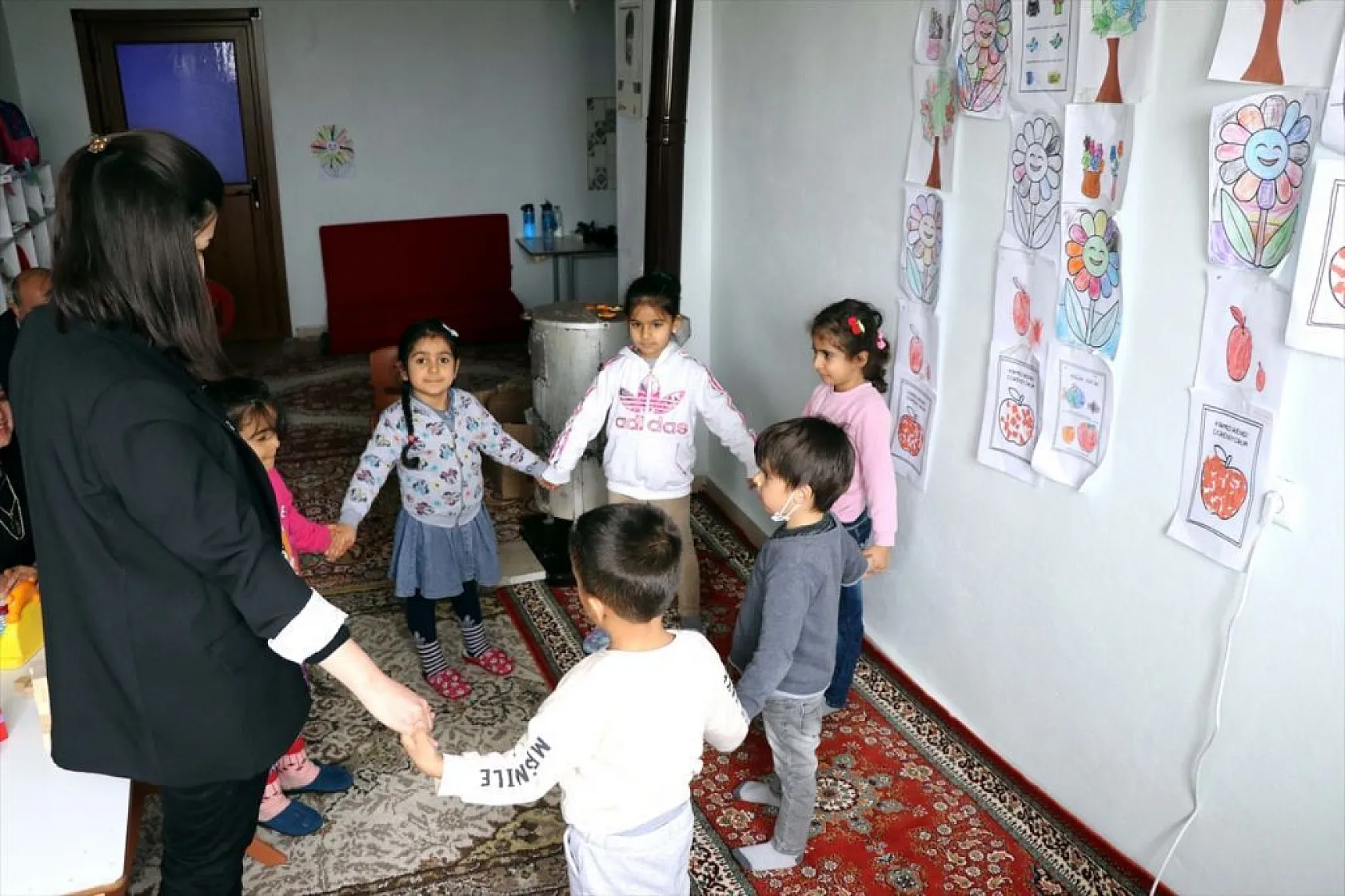 'Gezici öğretmen' uygulaması, öğrencileri okulla buluşturdu