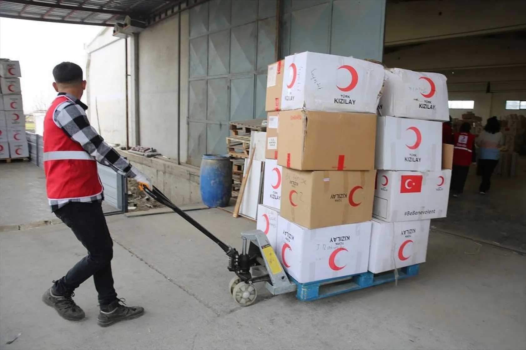 Elazığlılar, afetzedeler için tek yürek oldu