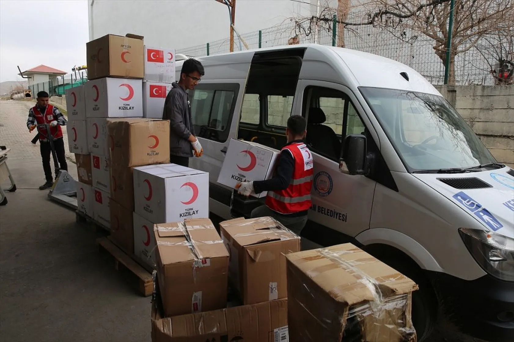 Elazığlılar, afetzedeler için tek yürek oldu