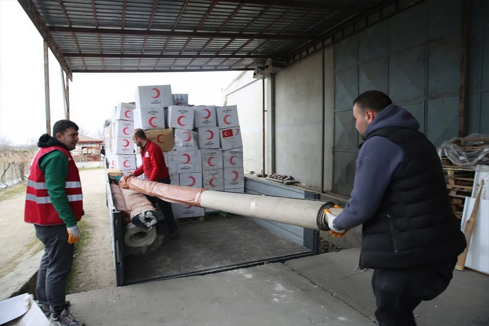 Elazığlılar, afetzedeler için tek yürek oldu