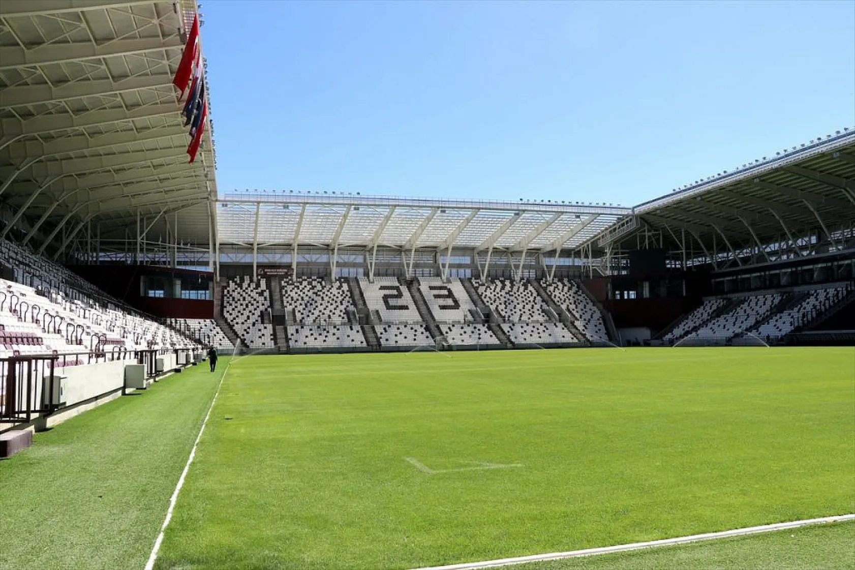 Elazığ'ın modern stadında yarın ilk düdük çalacak