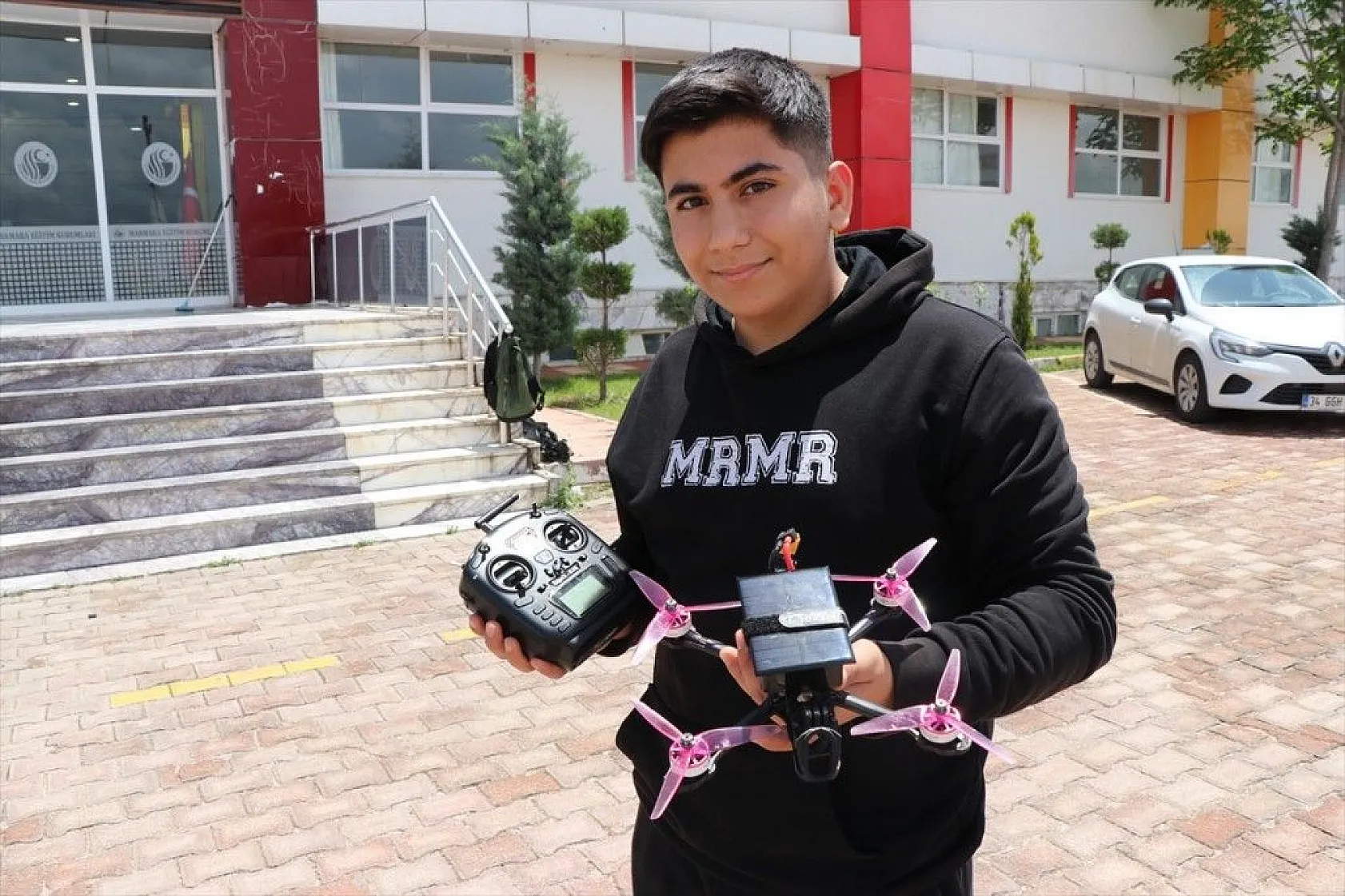 Depremden dolayı yarım kalan hayalini Elazığ'da gerçekleştirdi