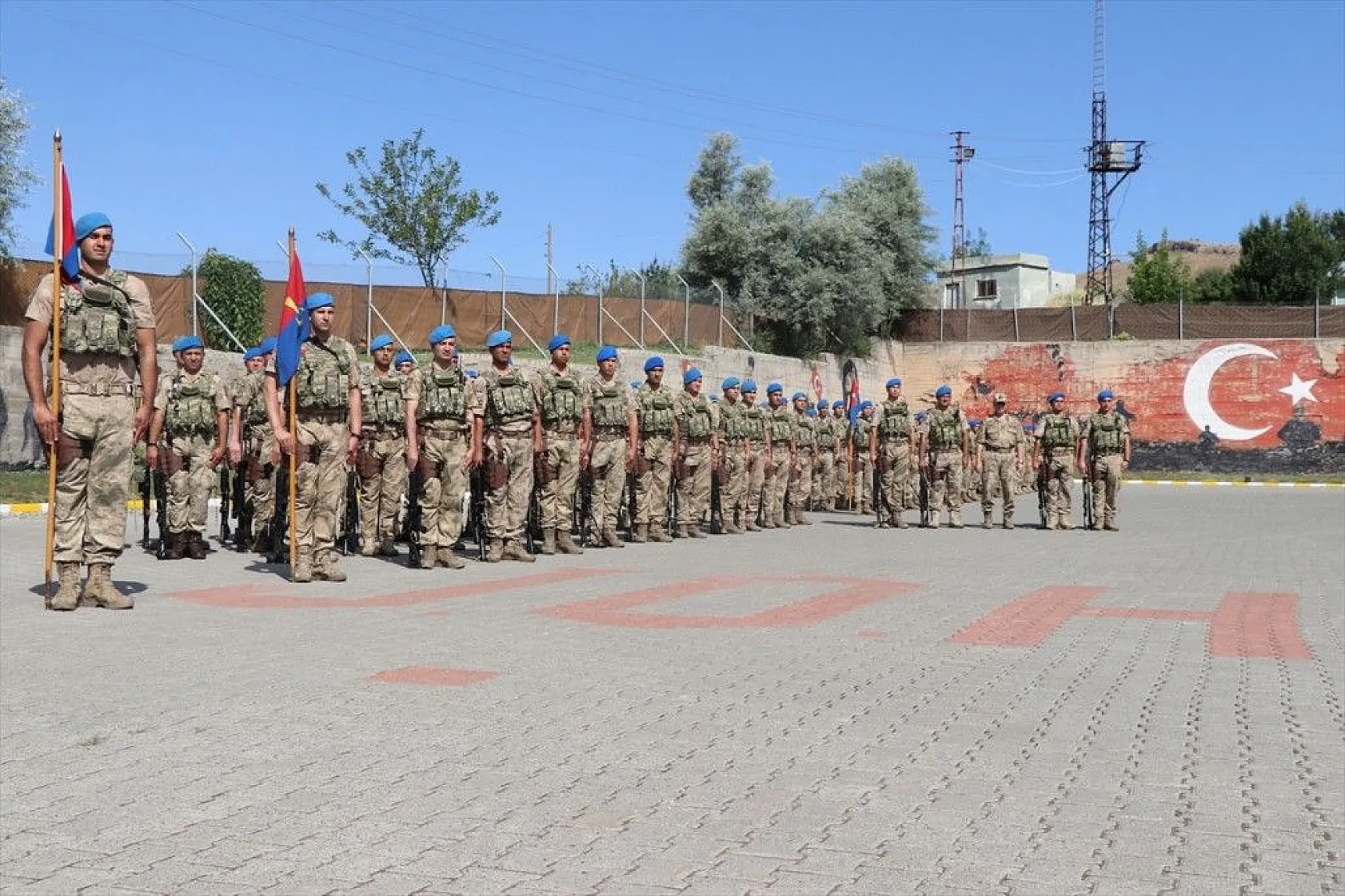 Elazığ'da komandolar dualarla Suriye'ye uğurlandı