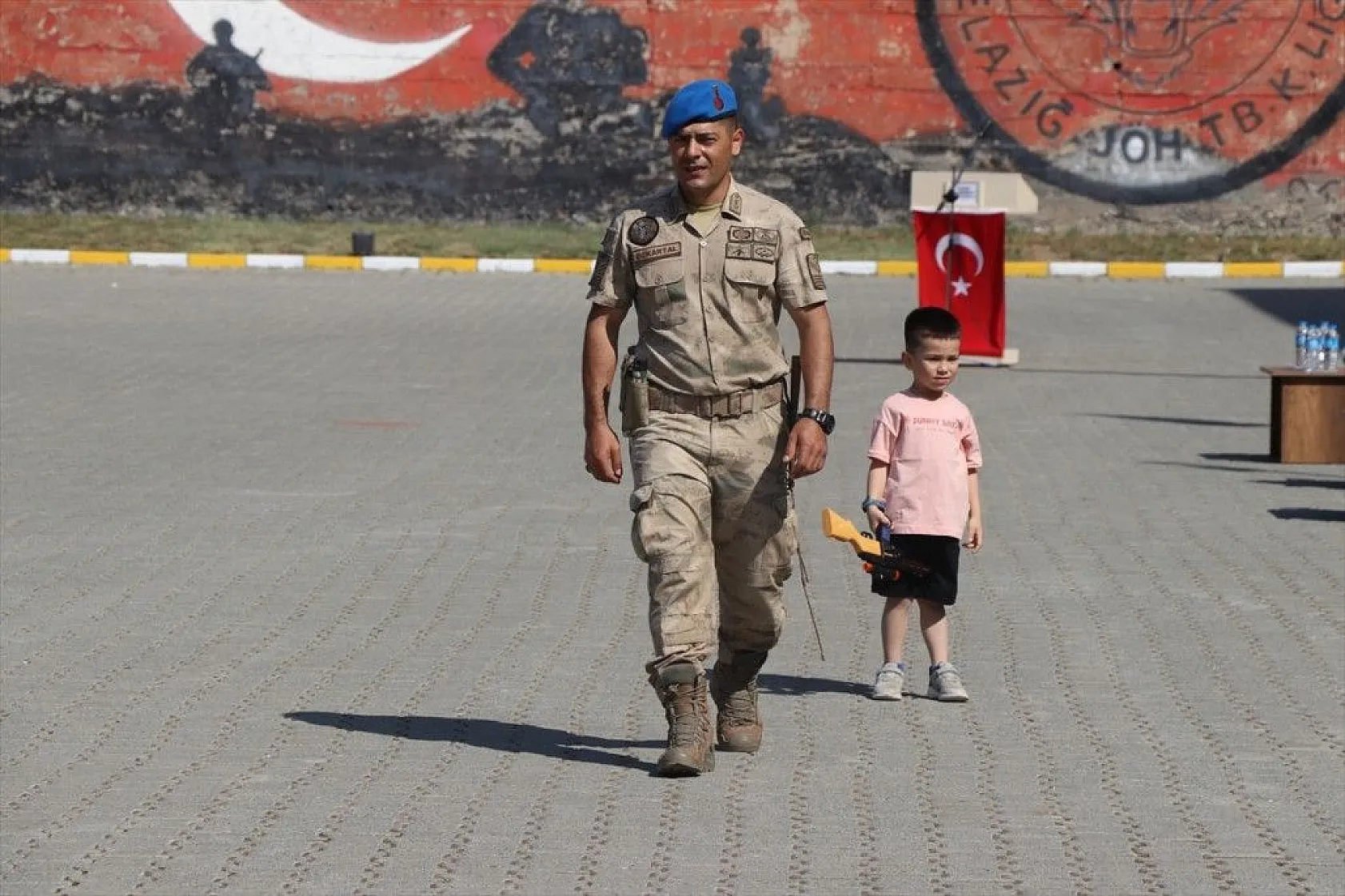Elazığ'da komandolar dualarla Suriye'ye uğurlandı