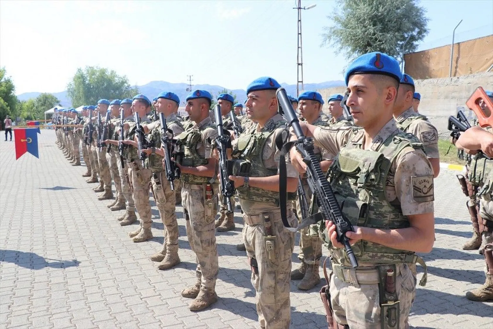 Elazığ'da komandolar dualarla Suriye'ye uğurlandı