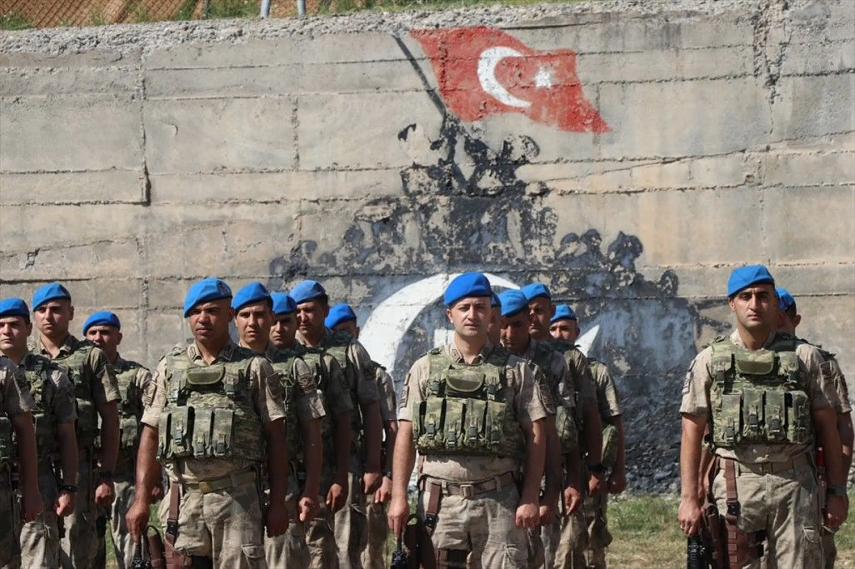 Elazığ'da komandolar dualarla Suriye'ye uğurlandı