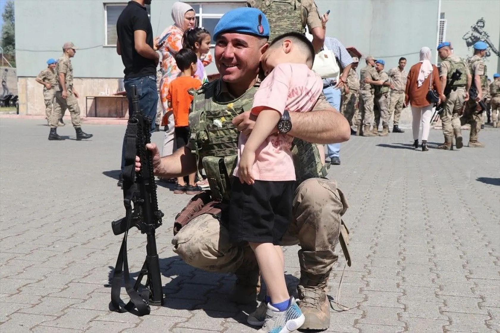 Elazığ'da komandolar dualarla Suriye'ye uğurlandı