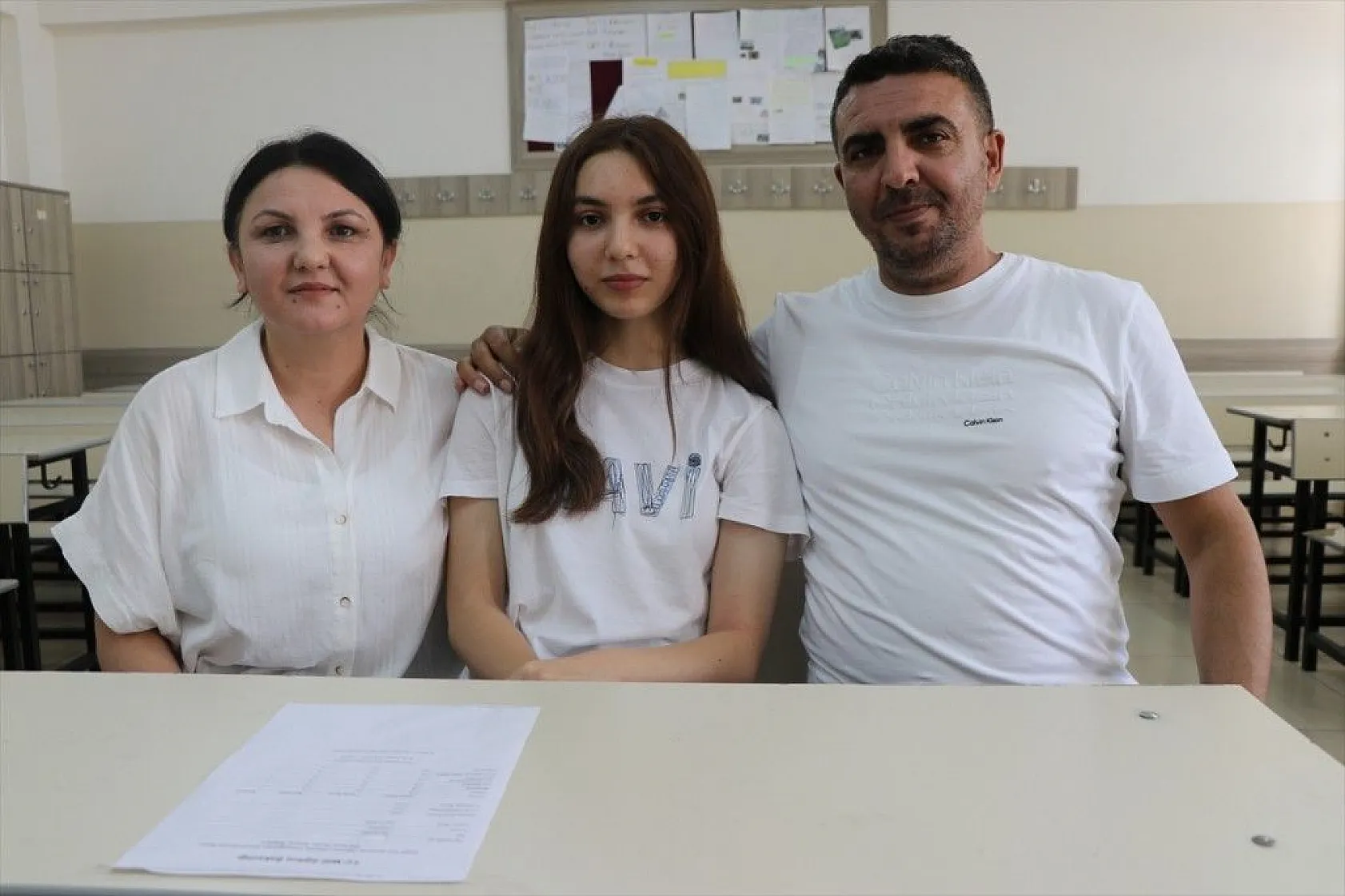 Depreme rağmen eğitimini aksatmayan Buğem Taştan, LGS sınavında tam puan aldı