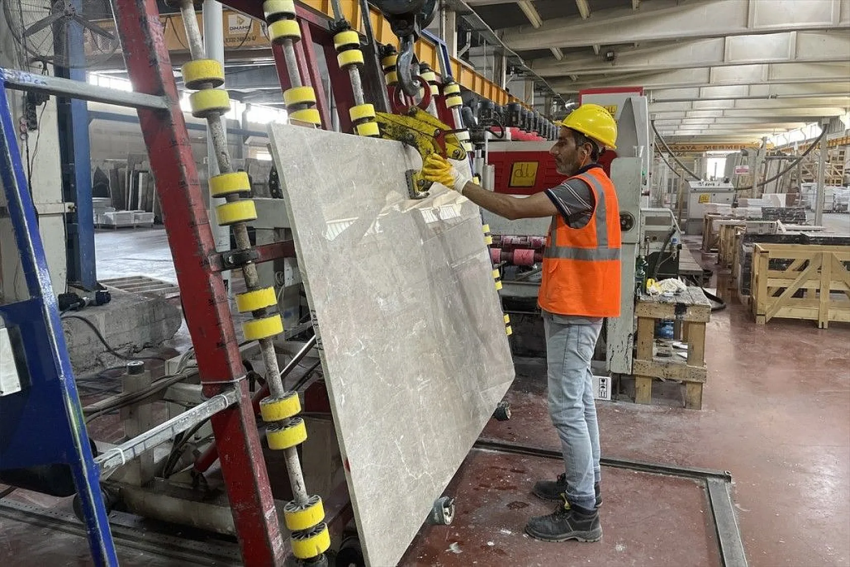 Elazığ'ın vişne, Diyarbakır'ın siyah inci mermeri Kanada ve Avusturya'ya gönderilecek