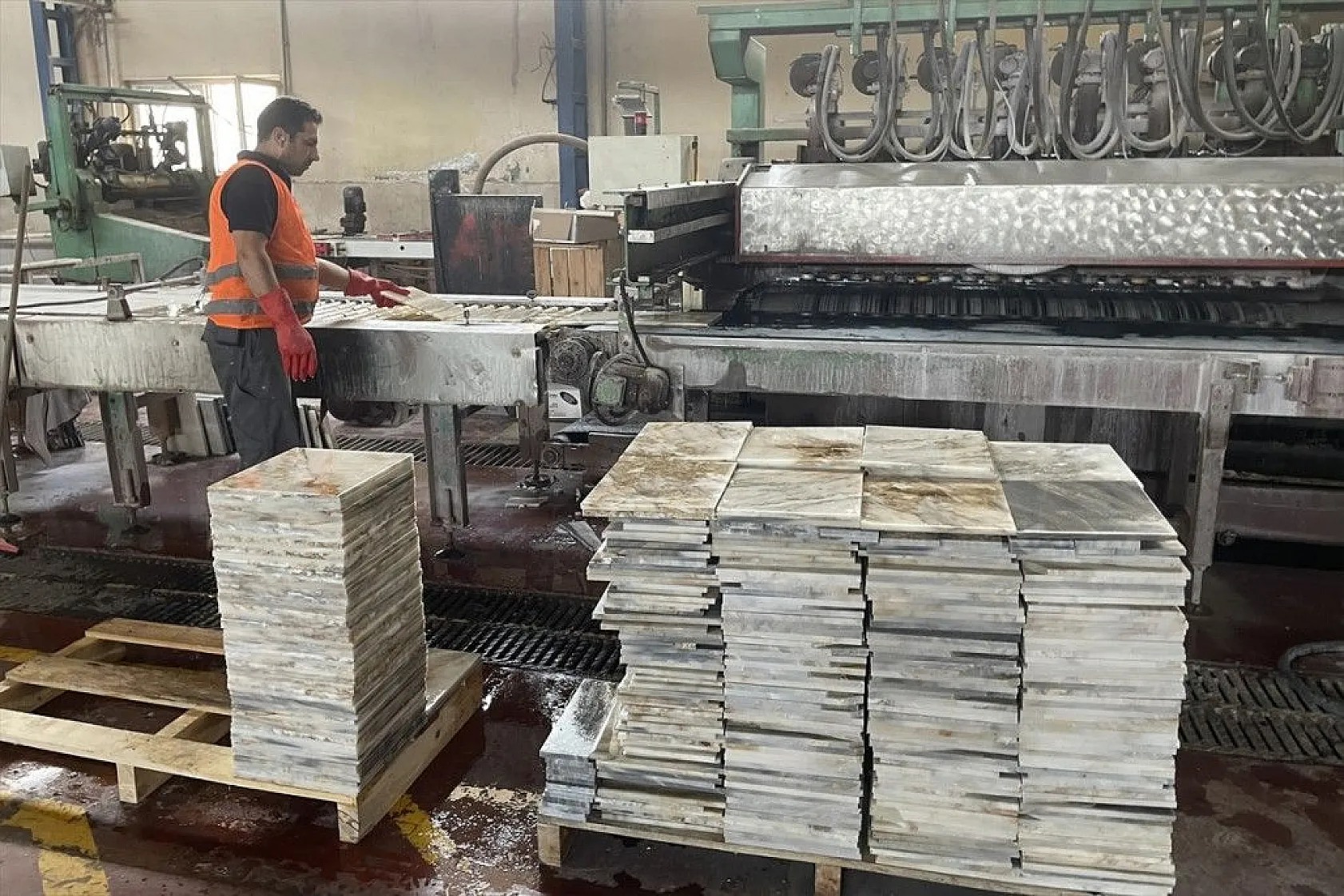 Elazığ'ın vişne, Diyarbakır'ın siyah inci mermeri Kanada ve Avusturya'ya gönderilecek