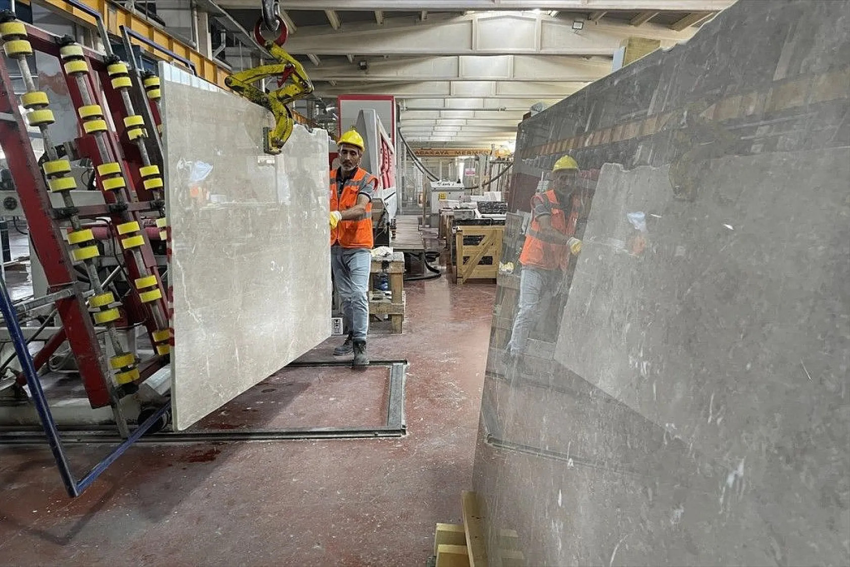 Elazığ'ın vişne, Diyarbakır'ın siyah inci mermeri Kanada ve Avusturya'ya gönderilecek