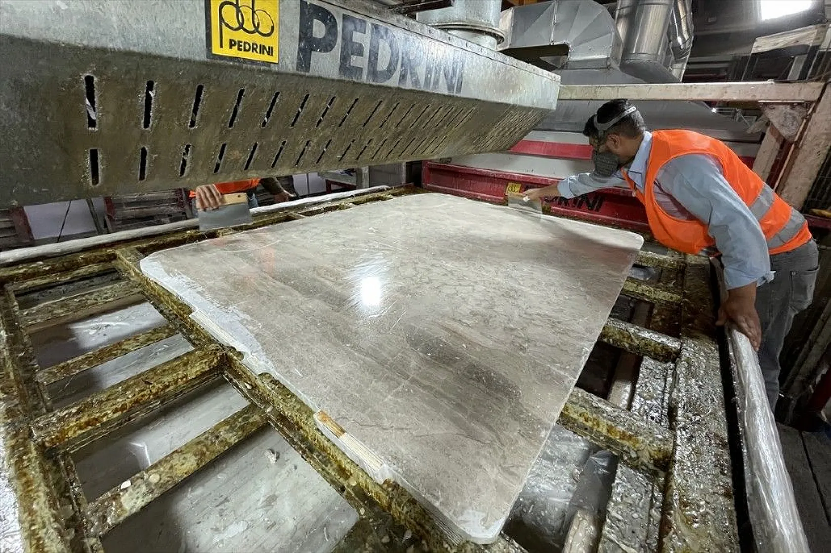 Elazığ'ın vişne, Diyarbakır'ın siyah inci mermeri Kanada ve Avusturya'ya gönderilecek