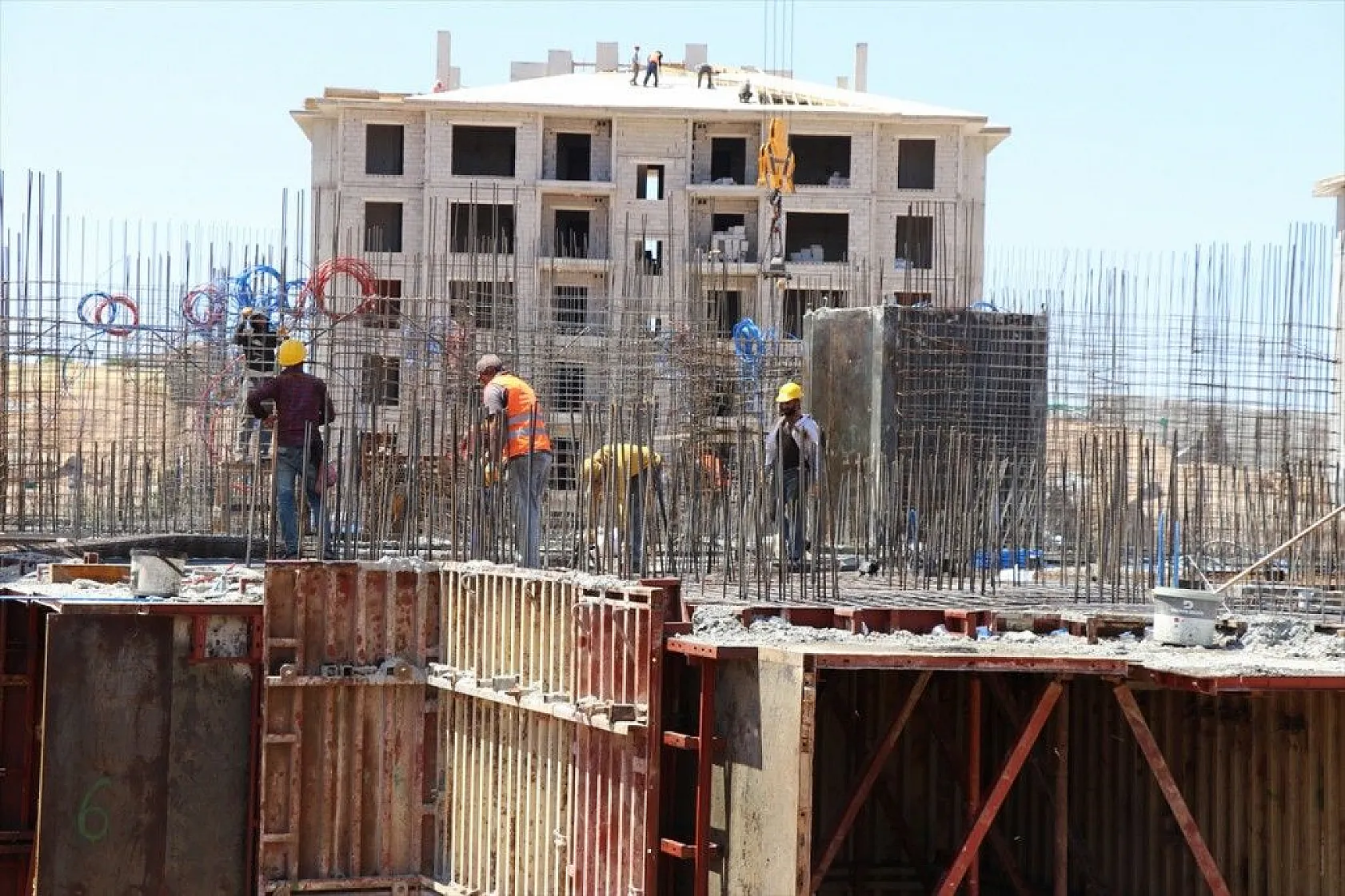 Elazığ'da depremzedeler için 2 bin 936 konut inşa ediliyor