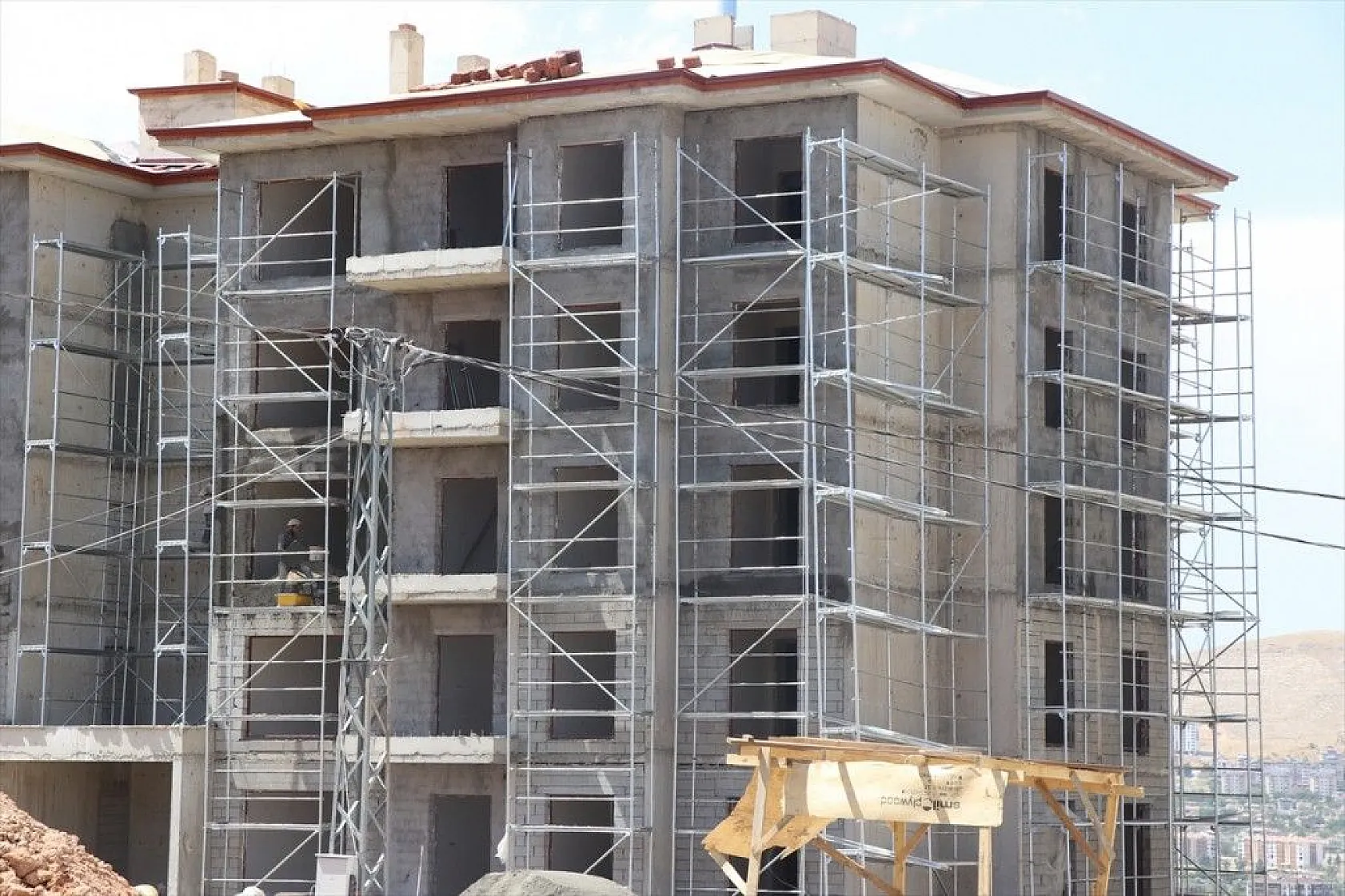 Elazığ'da 2 bin 936 deprem konutunun inşası sürüyor