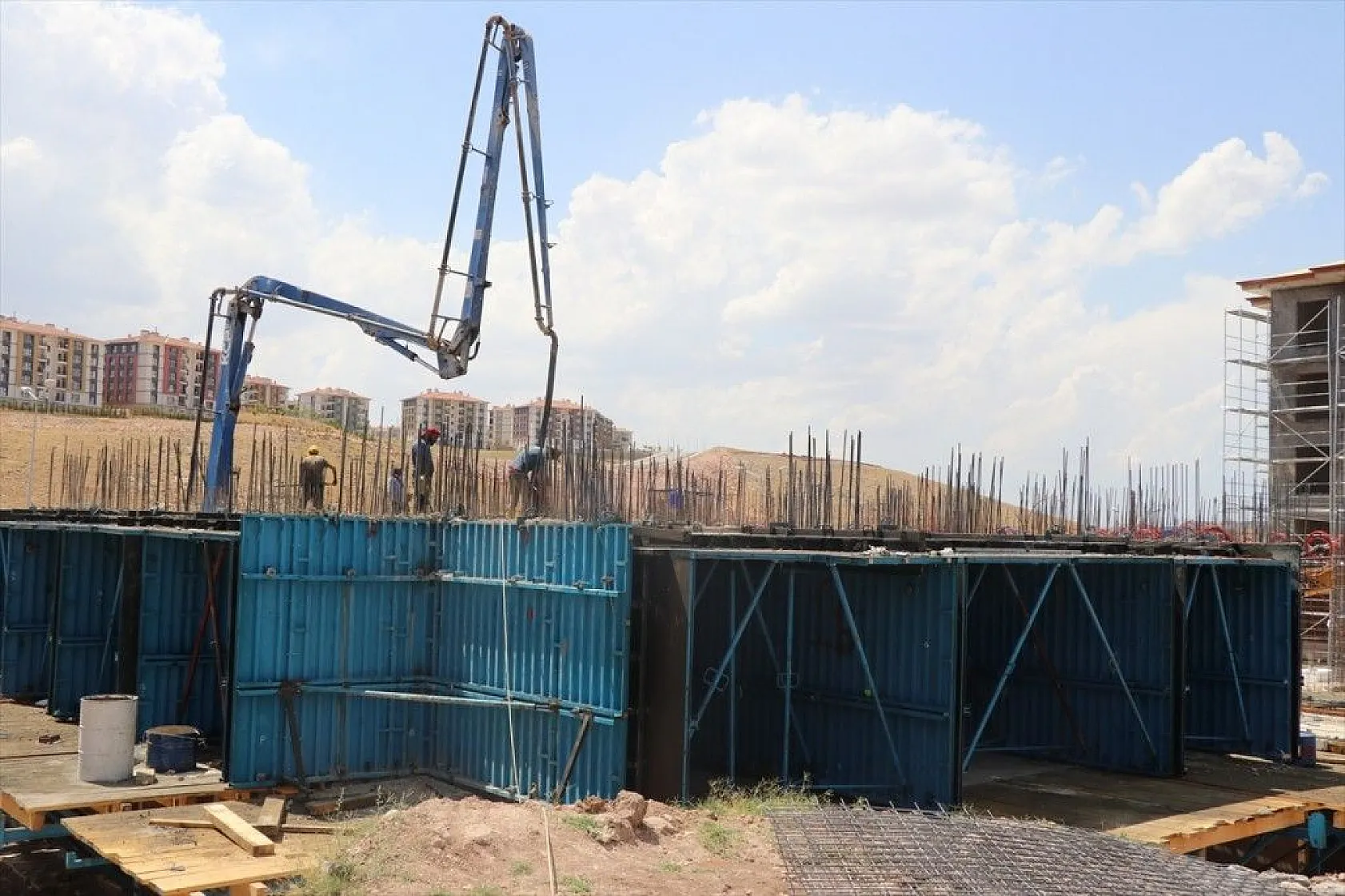 Elazığ'da 2 bin 936 deprem konutunun inşası sürüyor