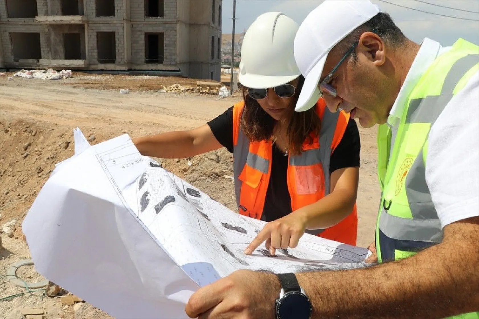 Elazığ'da 2 bin 936 deprem konutunun inşası sürüyor