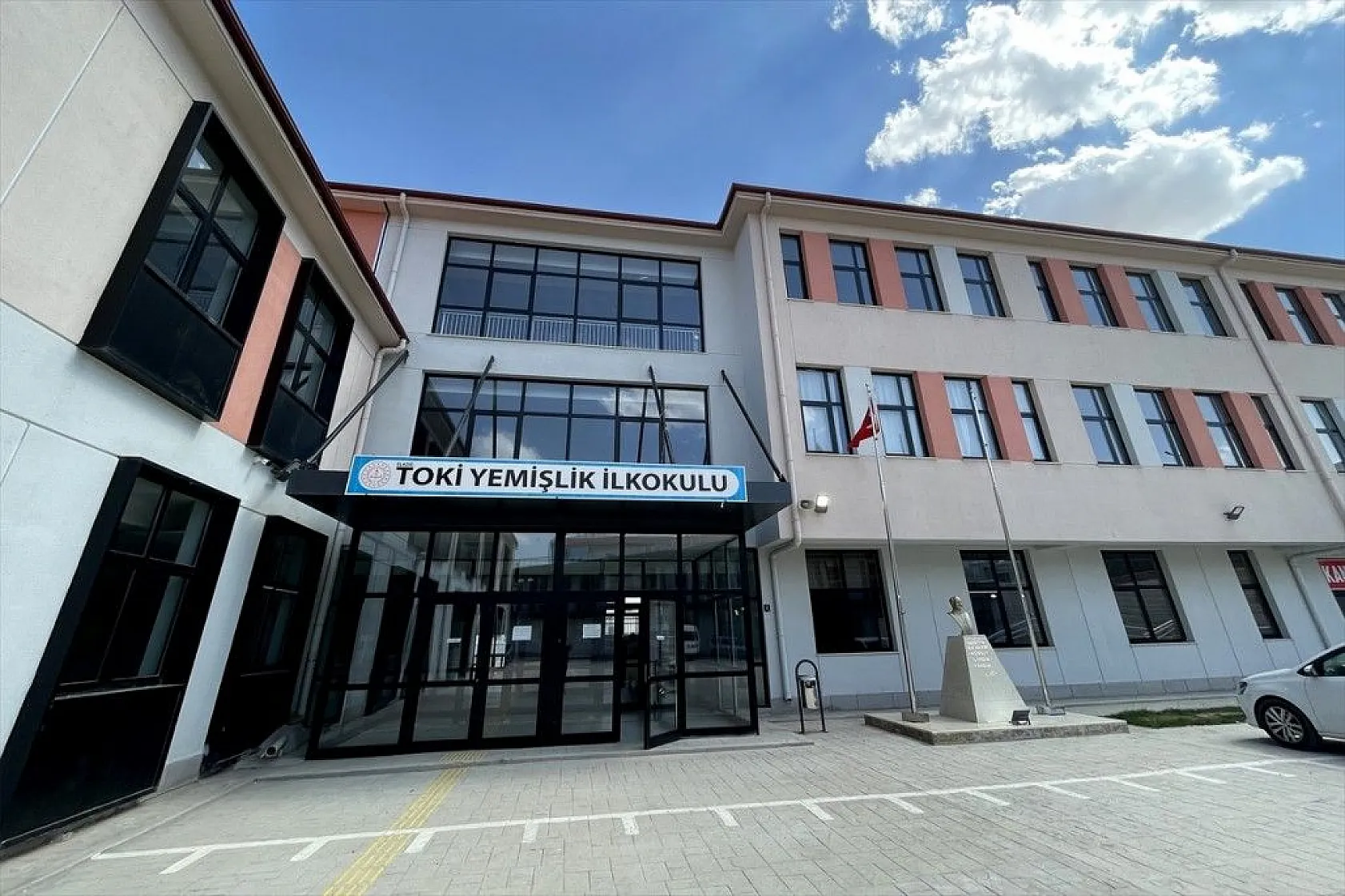 Elazığ'da depreme dayanıklı modern okullarda ders zili çalacak