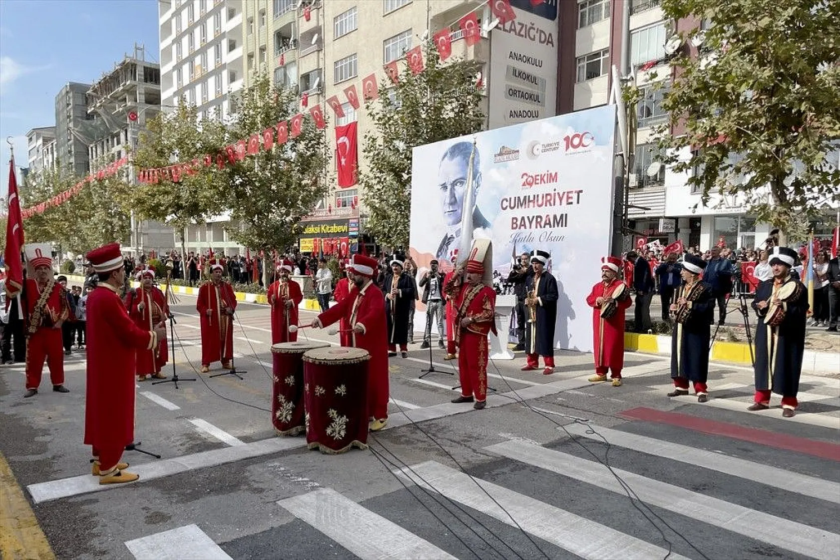Cumhuriyet'in 100. yılı coşkuyla kutlandı